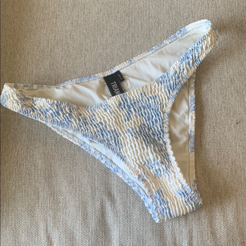 🩵🫐🥥 Triangl Swimwear Blue and white bikini bottoms